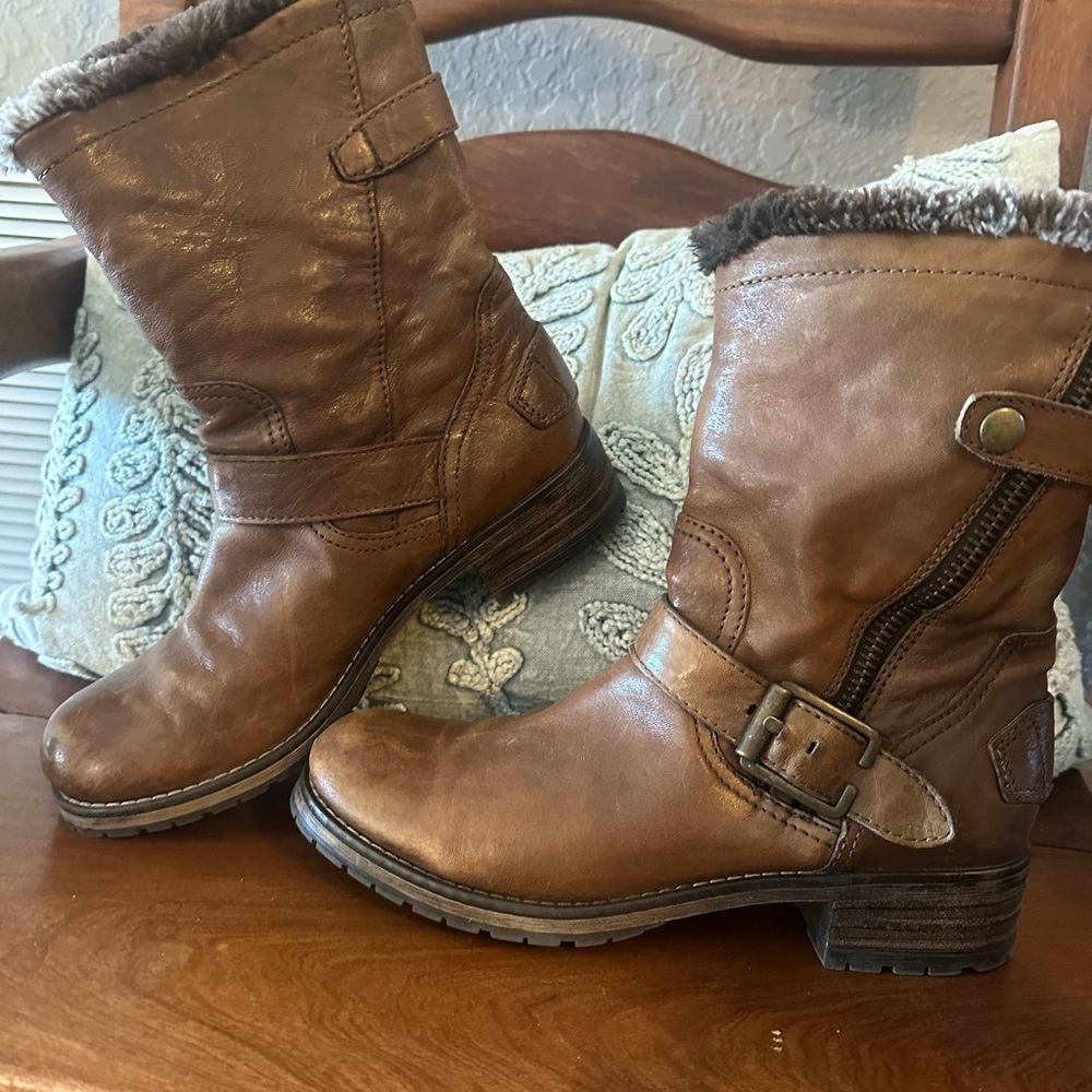 Clark’s Indigo Brown Leather Women's Boots